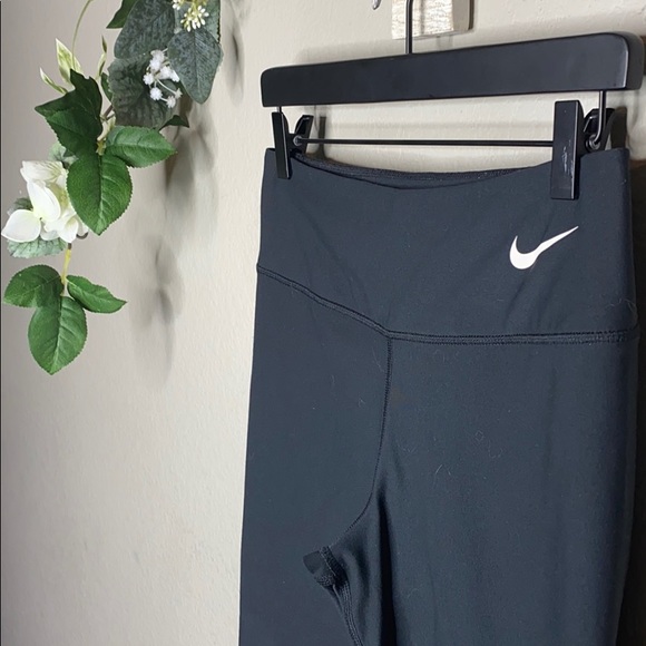 Nike Pants - Nike | Stealers Capri leggings
